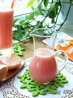 Fresh peach juice