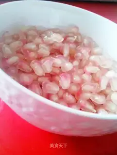 Diving pomegranates