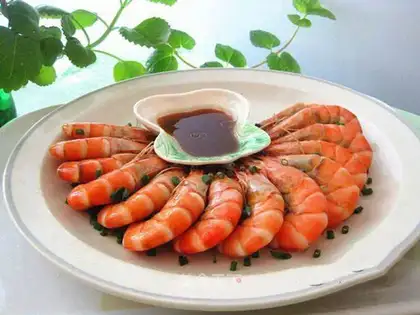 Cray shrimp mustard salad juice