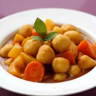 Curry fishballs