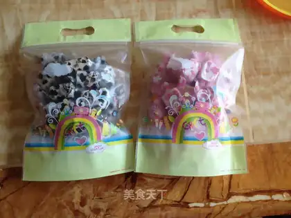 Taffy peanuts with sugar