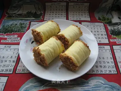 Meat pine rolls
