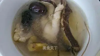 Five fingers of peach root chicken soup