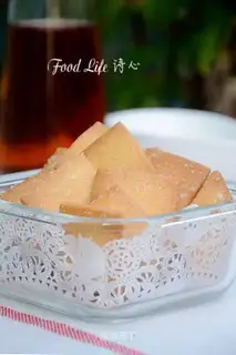 Sugar tea and cookies