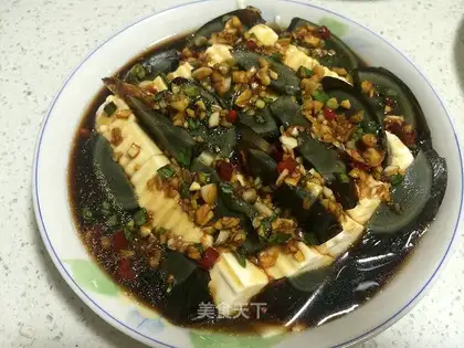 Little onions, eggs, tofu