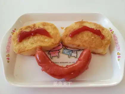 Gold buns of sausage