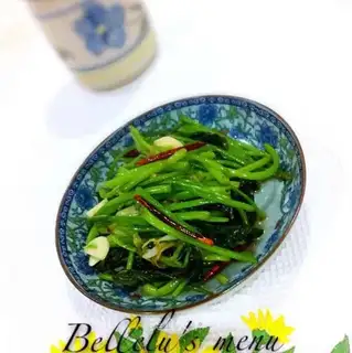 Hot potato leaves