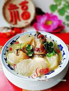 Stewed radish with preserved pork fingers