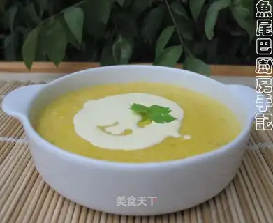 Golden melon and white fungus soup