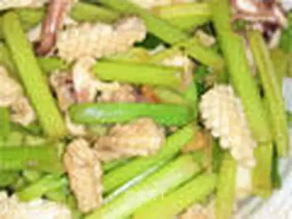 Fried squid with parsley