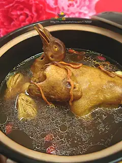 Golden pigeons report good news