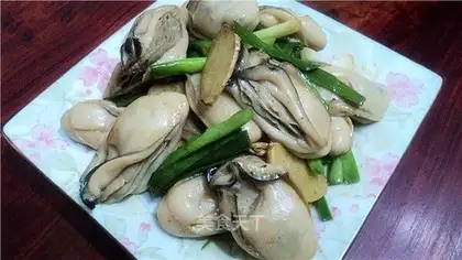 stir-fried oysters with ginger and garlic