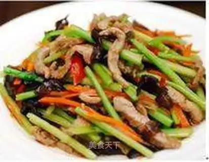 stir-fried shredded pork with celery and black fungus