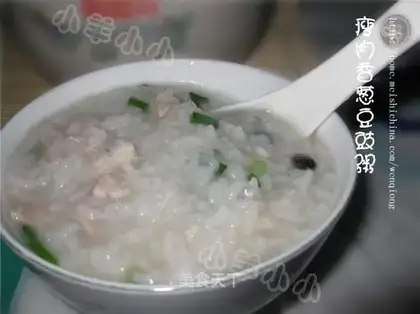 Lean meat and onion and black bean porridge