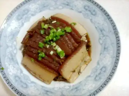 braised pork with dried plum