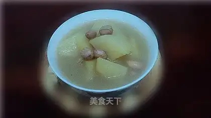 Fish tail peanut and papaya soup