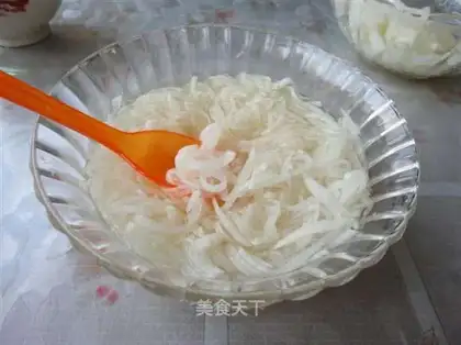 Honey mixed with white radish
