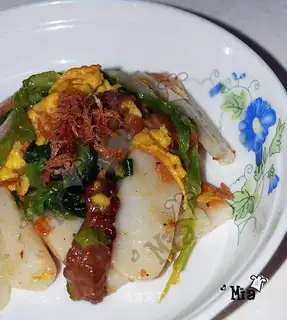 Home-cooked fried white cake