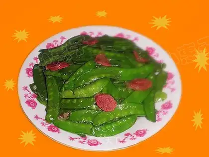 fried sausage with peas