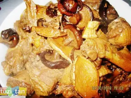 Braised duck with mushroom