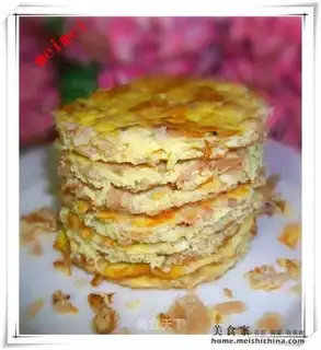 Fried eggs with preserved vegetables