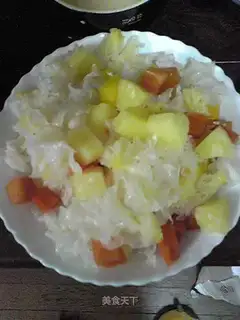 Canned cold white fungus