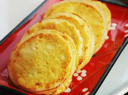 Tofu egg and onion cake