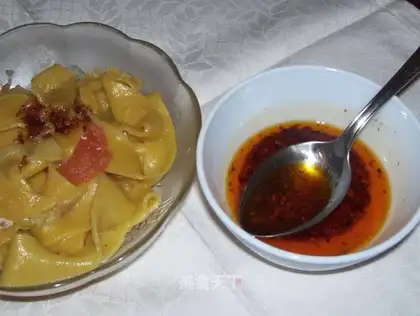 Method of frying chili oil