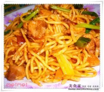 Dry fried hot and sour noodles