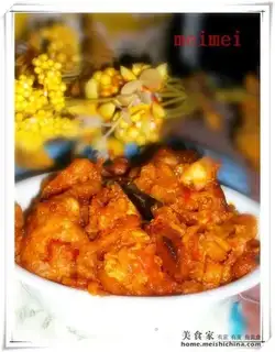 Fried spicy pork with pumpkin eggs