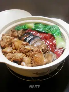 Braised rice with fried chicken with mushrooms and mushrooms