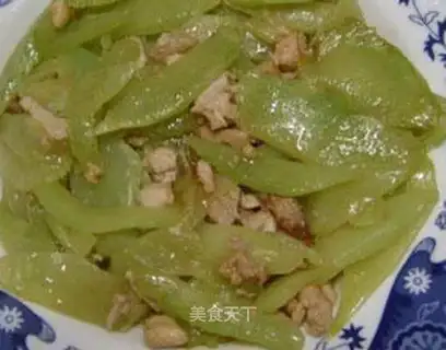 Stewed lettuce with pork slices