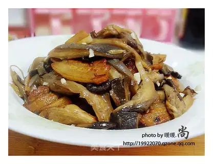 Sauteed pork slices with mushrooms