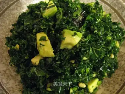 oil-fruit kale salad