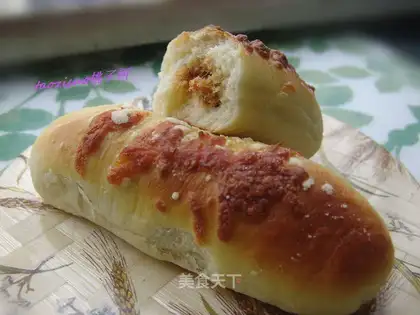 Meat pine buns