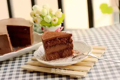 Chocolate mousse cake
