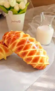 Grided milk buns