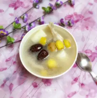 Chestnut chicken soup
