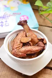 Red wine and root soup