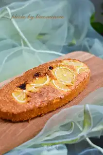 Lemon pound cake