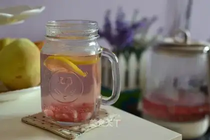 Pomegranate lemonade