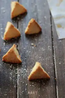Coconut pyramid