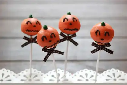 Halloween lollipop cake