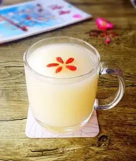 I'll give you a white, silver-eared drink
