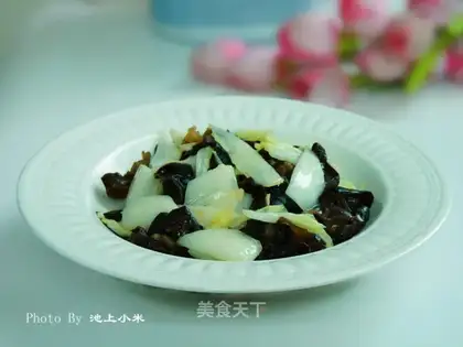 Black-mucked cabbage