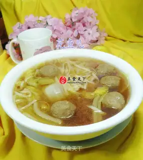 Beefball cabbage noodles