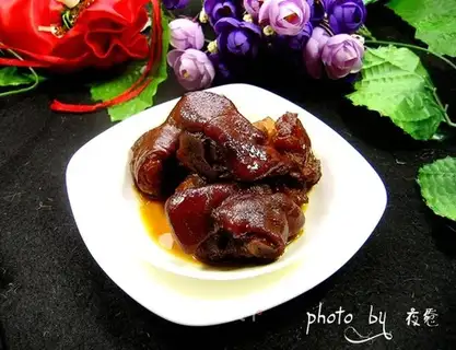 Spicy red burning pigs' feet