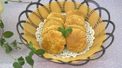 Sesame peaches