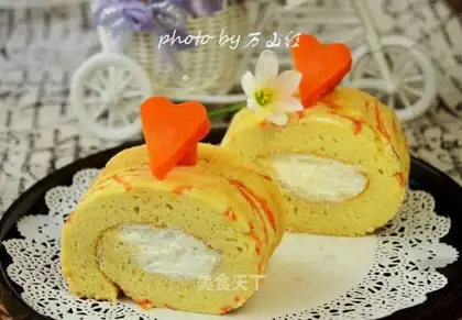 Carrot cake roll