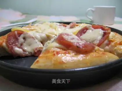 Sausage pineapple pizza